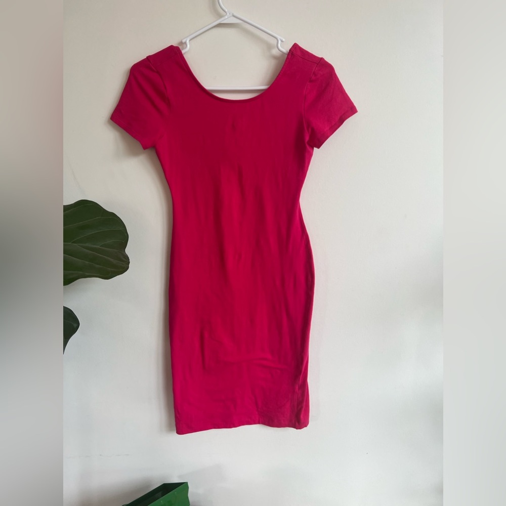 WAYF hot pink body con short sleeve dress